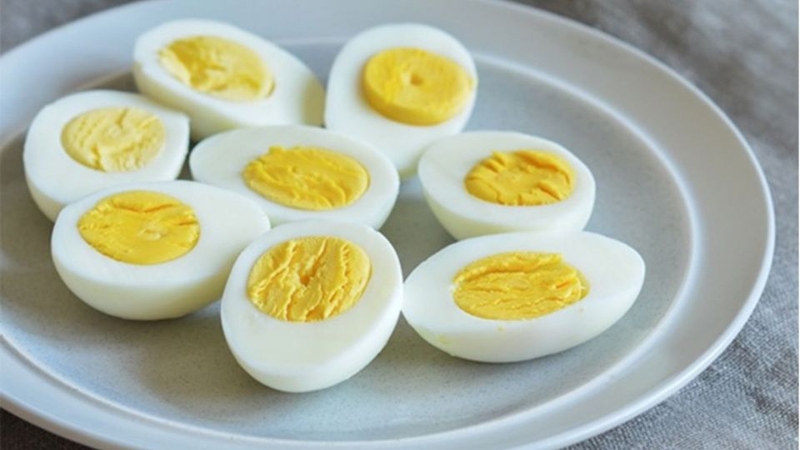 Trứng luộc bị viền xanh có ăn được không? 1