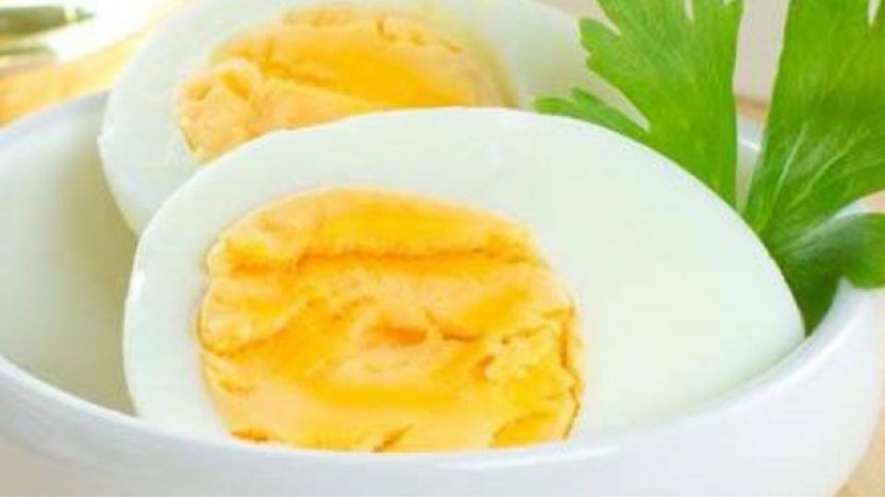 Trứng luộc bị viền xanh có ăn được không? 3