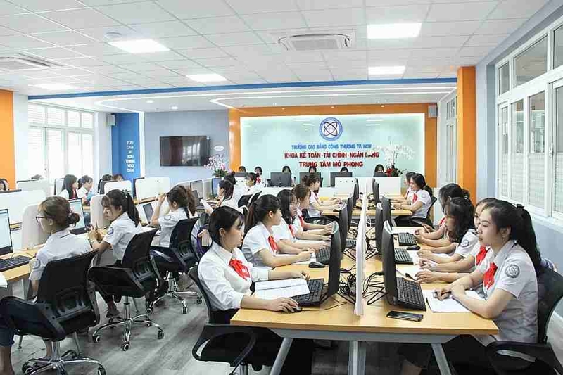 Trường Cao đẳng Công Thương TP.HCM học phí 2025