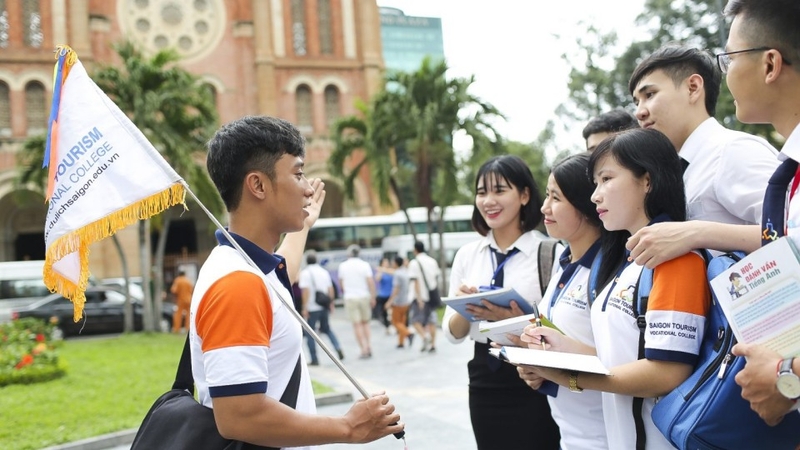 Chương trình đào tạo kết hợp song song giữa lý thuyết và thực hành