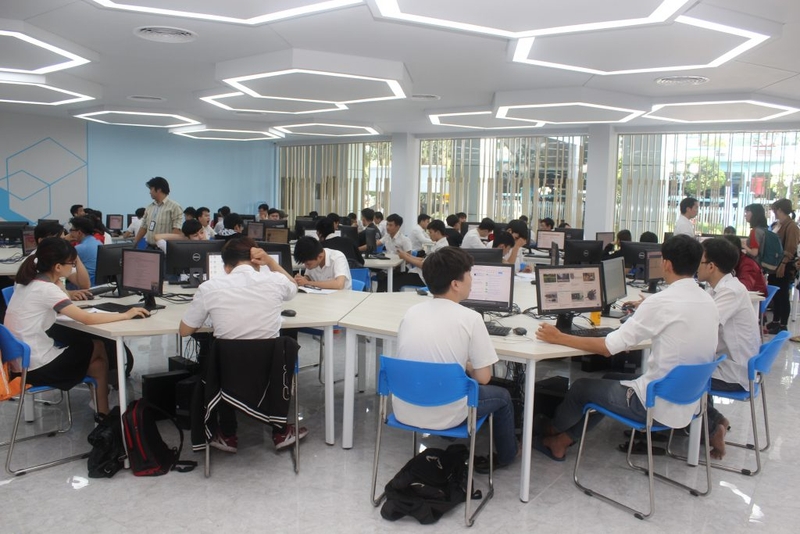 trường đại học công nghiệp tp.hcm điểm chuẩn học bạ - Hình 8