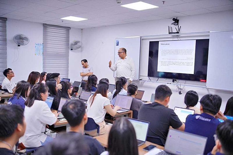 Điểm chuẩn Trường Quốc tế ĐHQGHN 2025 - 03