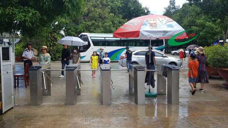 phí vào cửa