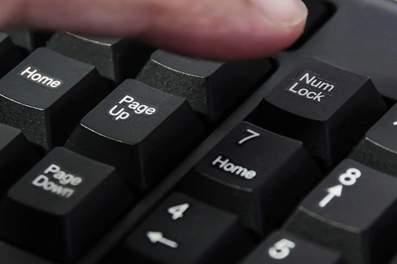 Cách tự động bật NumLock khi khởi động máy tính 2
