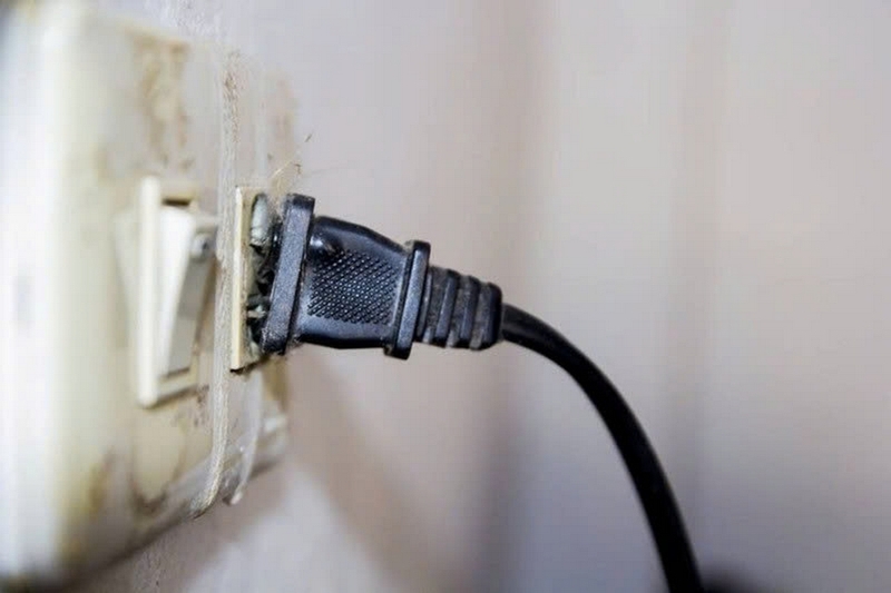 tủ lạnh bị chập điện ảnh 2