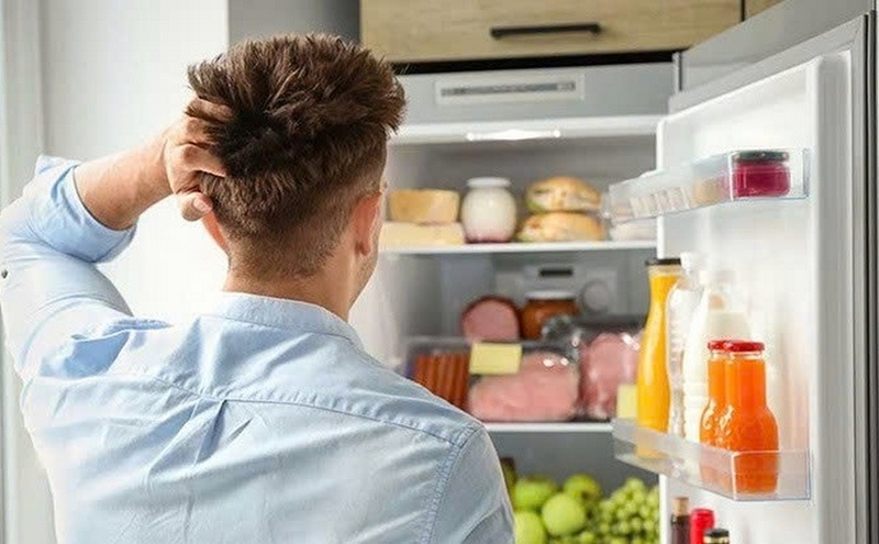 Tủ lạnh có tiếng tách tách ảnh 1