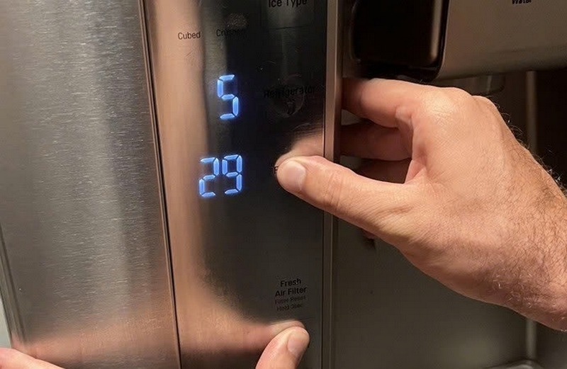 Tủ lạnh LG bị lỗi cánh cửa ảnh 3