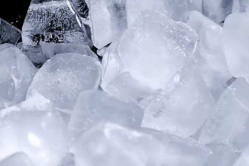 Tự động làm đá, tiện lợi mỗi ngày