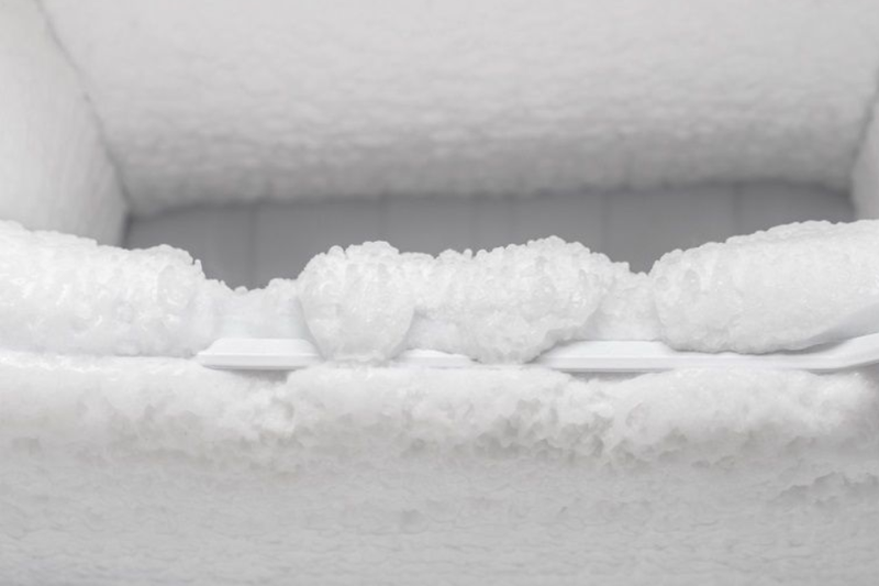 Tủ lạnh Sharp kh&ocirc;ng xả đ&aacute; (1)