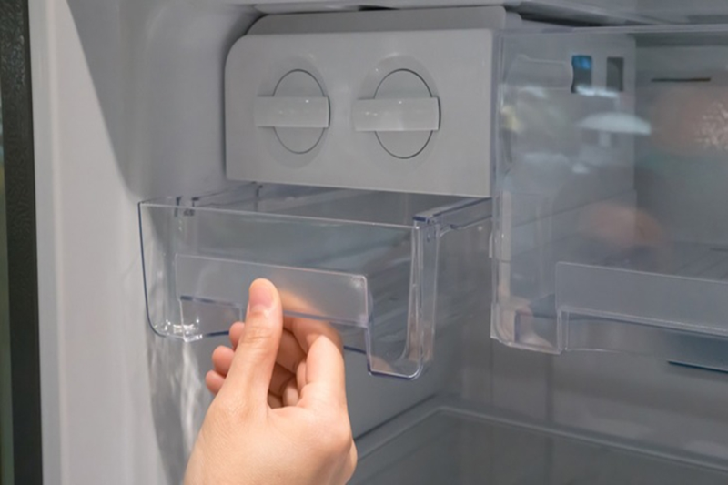 Tủ lạnh Sharp kh&ocirc;ng xả đ&aacute; (7)