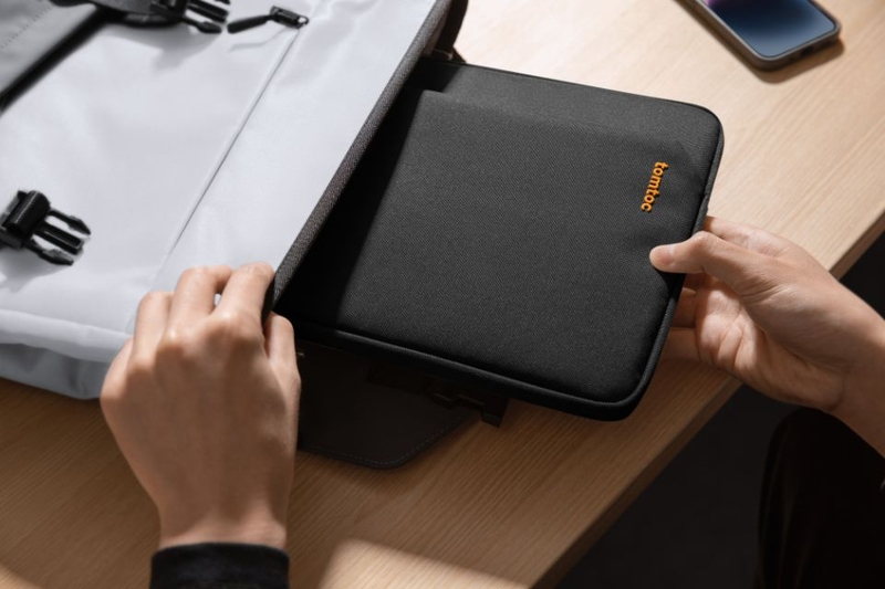 Bố trí ngăn chứa khoa học cho tablet và phụ kiện
