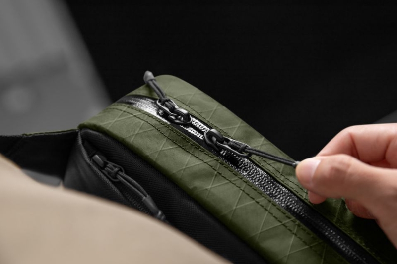 tui-deo-cheo-fashion-tomtoc-t35-aviator-rfid-sling-bag-35l-4.jpg