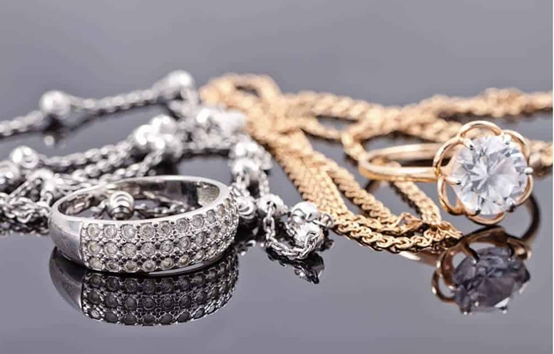 Tuổi Tỵ có nên đeo vàng - 06