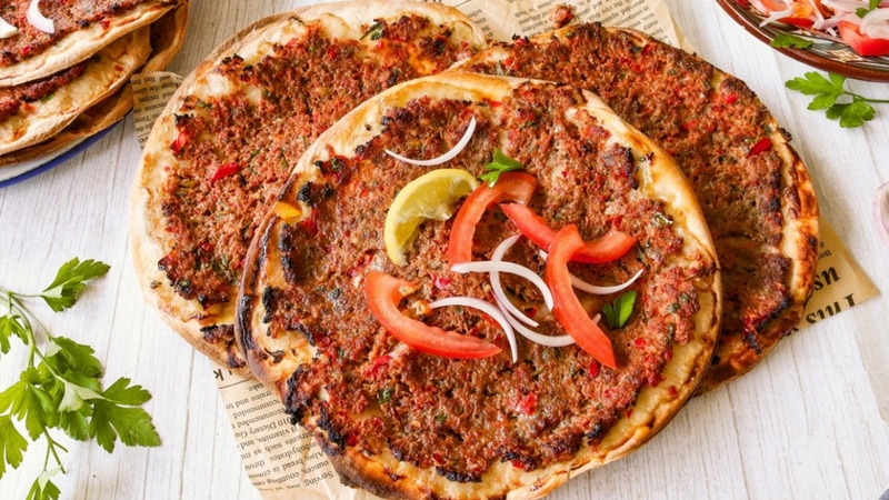 Lahmacun được ví như "pizza của Thổ Nhĩ Kỳ"
