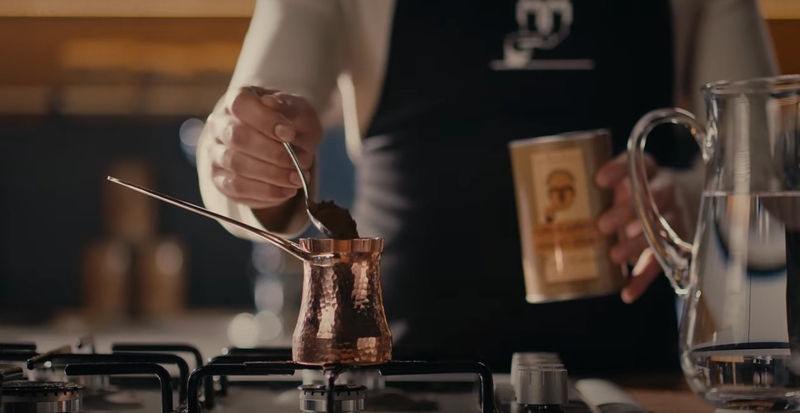 thêm bột cà phê