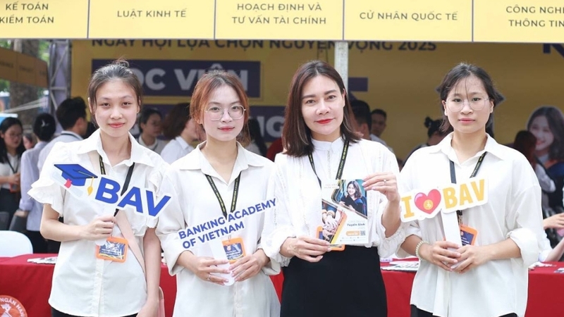 Tăng chỉ tiêu và mở rộng chương trình đào tạo