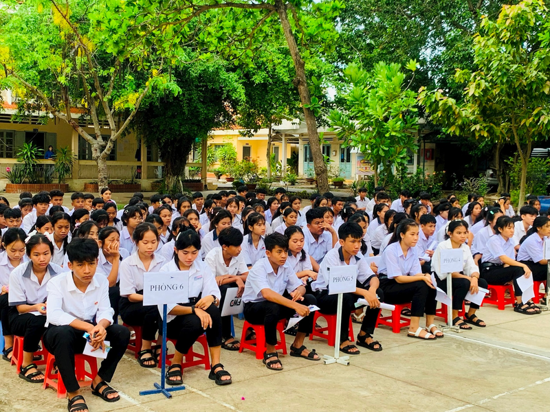 Học sinh trường PTDTNT