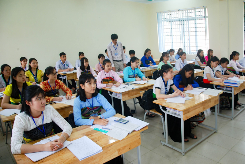 Học sinh thuộc dân tộc rất ít người
