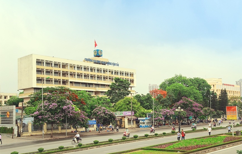 UTC là trường gì 6