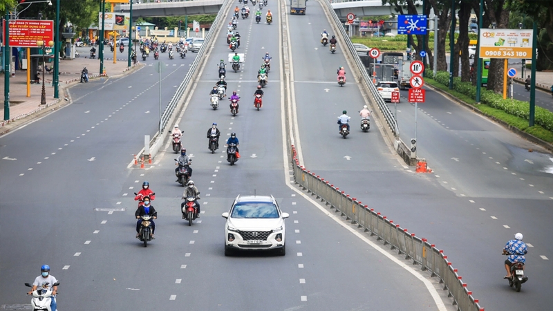 Vạch trắng đơn đứt nét
