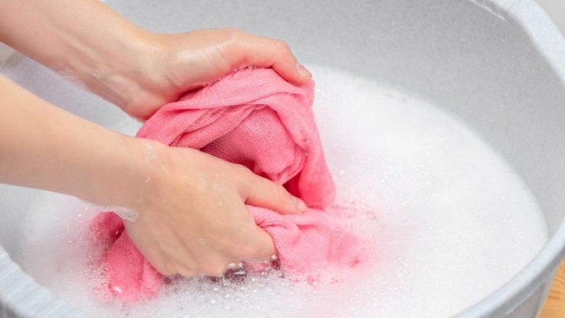 Cách bảo quản quần áo làm bằng vải vitex