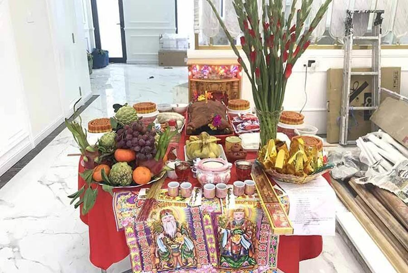 Thực hiện lễ cúng nhà mới thuê để bày tỏ lòng thành
