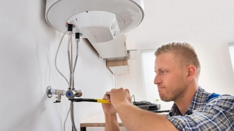 van xả &aacute;p b&igrave;nh n&oacute;ng lạnh chảy nước 5