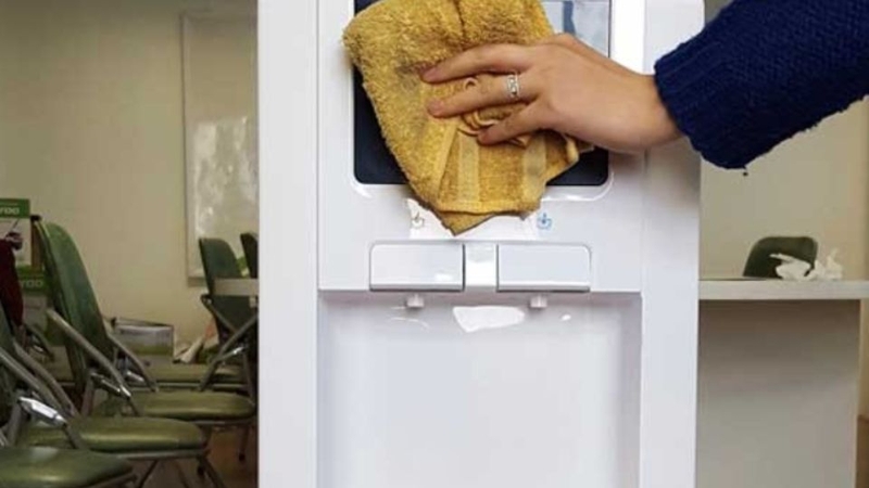 Vệ sinh cây nước nóng lạnh Kangaroo 5