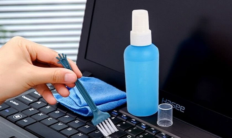 Vệ sinh laptop đúng cách 3