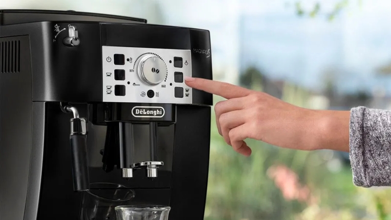 Tầm quan trọng của việc vệ sinh máy pha cà phê Delonghi