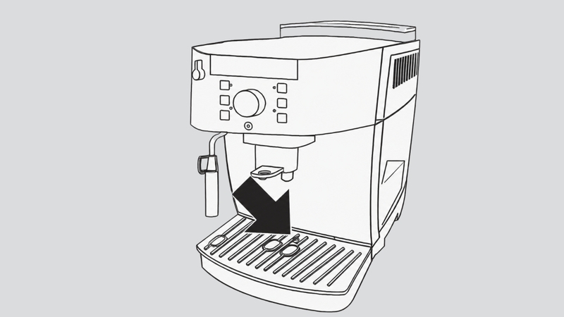 Bước 3: Vệ sinh khay nước thải và khay chứa nước ngưng tụ