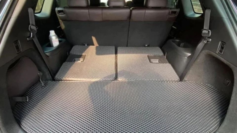 vệ sinh nội thất ô tô 9