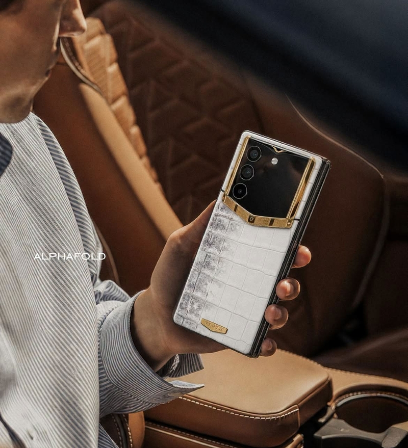vertu-alphafold-mo-ban-tai-viet-nam-211472-6.jpg