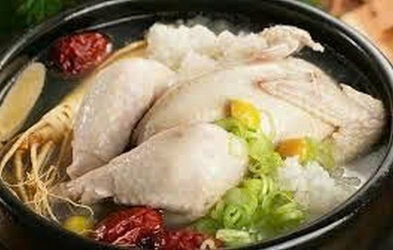 Vì sao gà luộc ăn kèm lá chanh ảnh 5