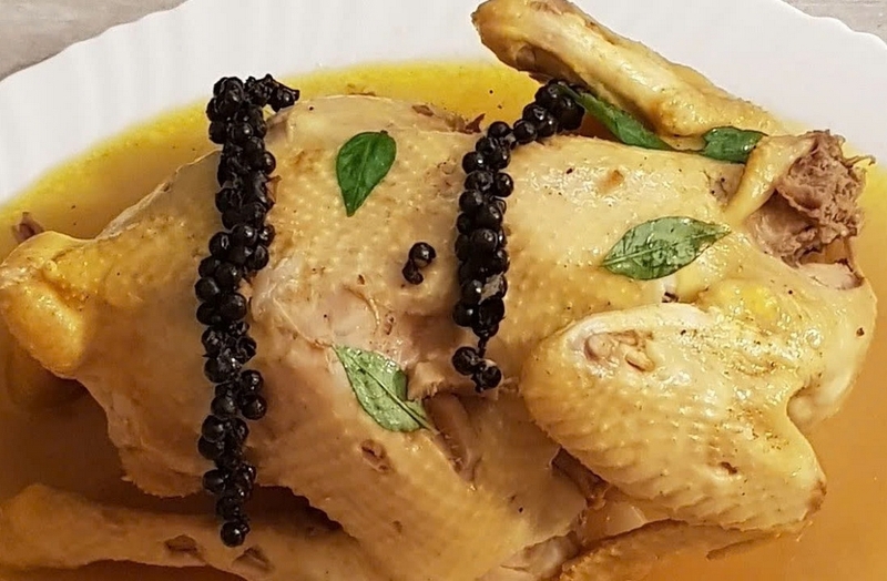 Vì sao gà luộc ăn kèm lá chanh ảnh 6