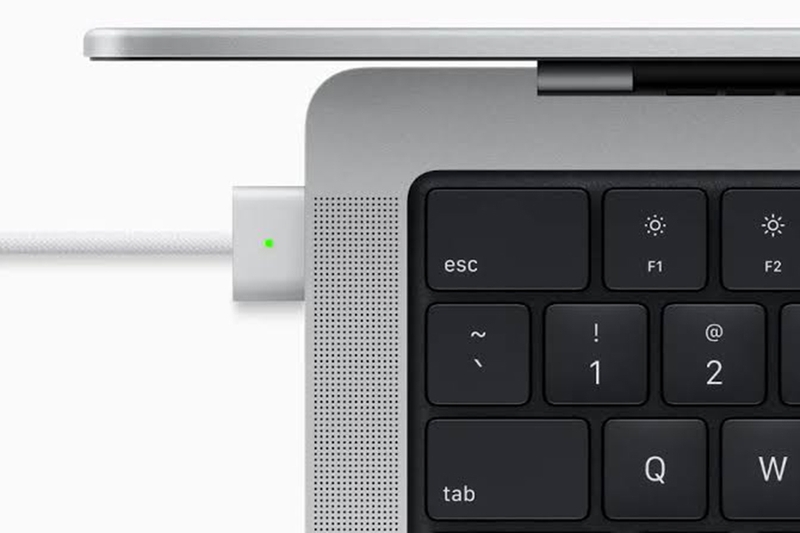 Vì sao laptop Windows sạc nhanh hơn MacBook 5