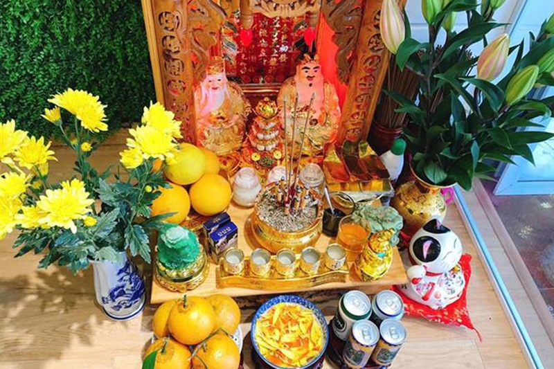 Vía thần tài cúng hoa gì 2
