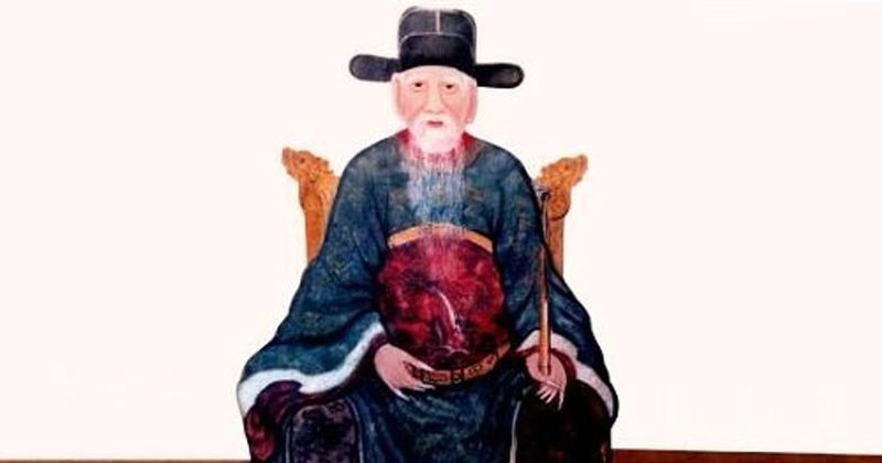 Bám sát tư liệu
