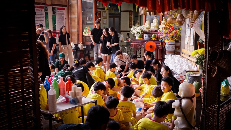 viết bài văn kể lại một hoạt động xã hội 5