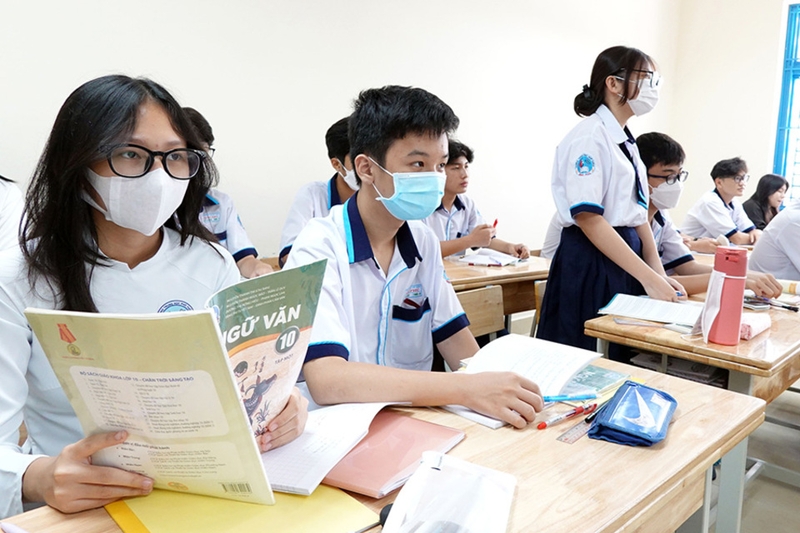 Thuyết minh về quy tắc/luật lệ trong trò chơi đá bóng 1