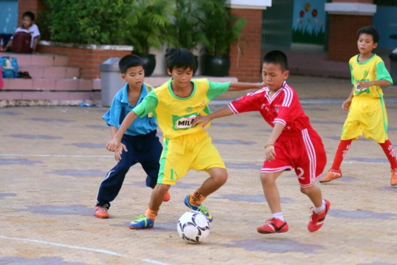 Thuyết minh về quy tắc/luật lệ trong trò chơi đá bóng 2
