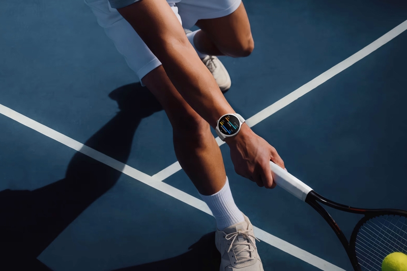 Hơn 100 chế độ thể thao trên vivo Watch 6 bao gồm cả theo dõi động tác ở các môn dùng vợt.