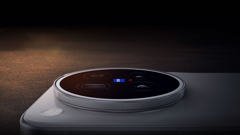 Cụm camera Zeiss trên vivo X500 Pro tập trung vào khả năng xử lý ánh sáng và chụp ở nhiều tiêu cự.