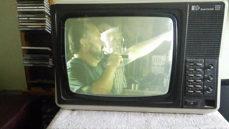 Vô tuyến truyền hình là gì?