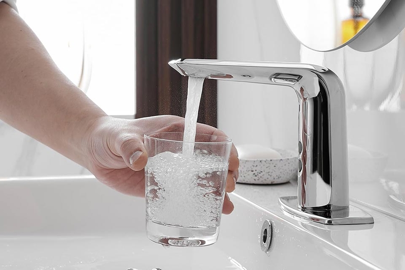 Vòi nước cảm ứng - 08