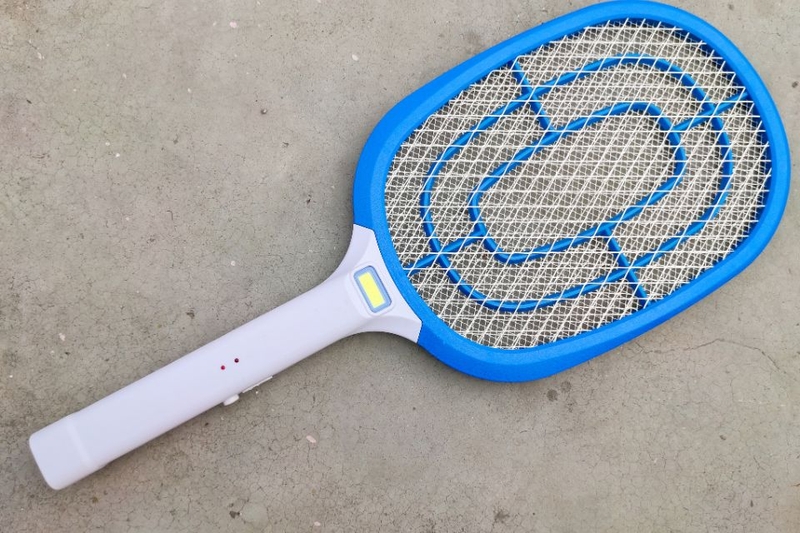 vợt muỗi dùng pin bao nhiêu vôn (ảnh 1)