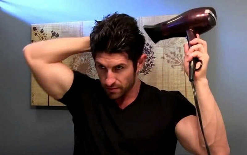 vuốt tóc nam ảnh 2