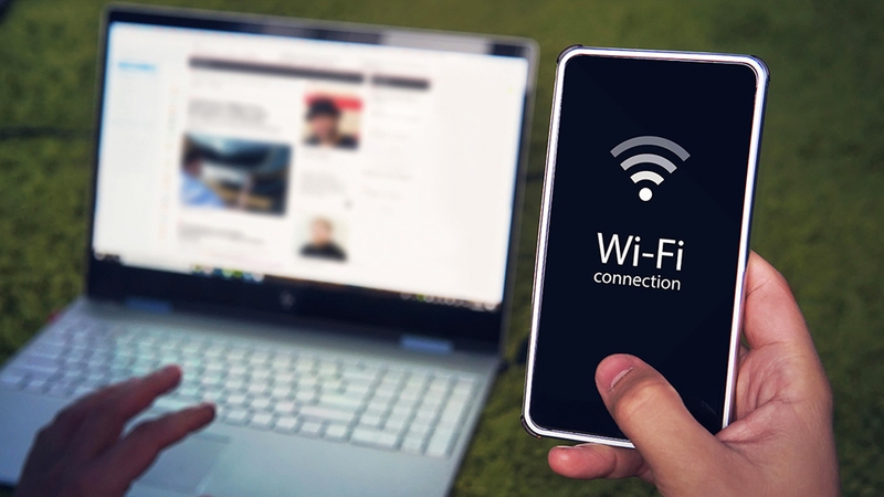 Phần mềm hoạt động khi kết nối các thiết bị qua cáp USB hoặc Wi-Fi