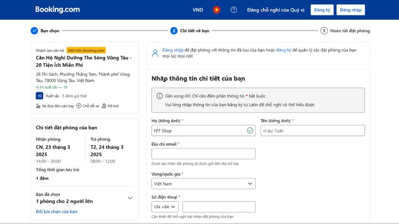 Nhập thông tin cá nhân và thanh toán trên Booking.com