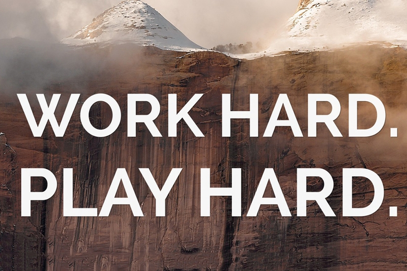 work-hard-play-hard-la-gi-a.jpg